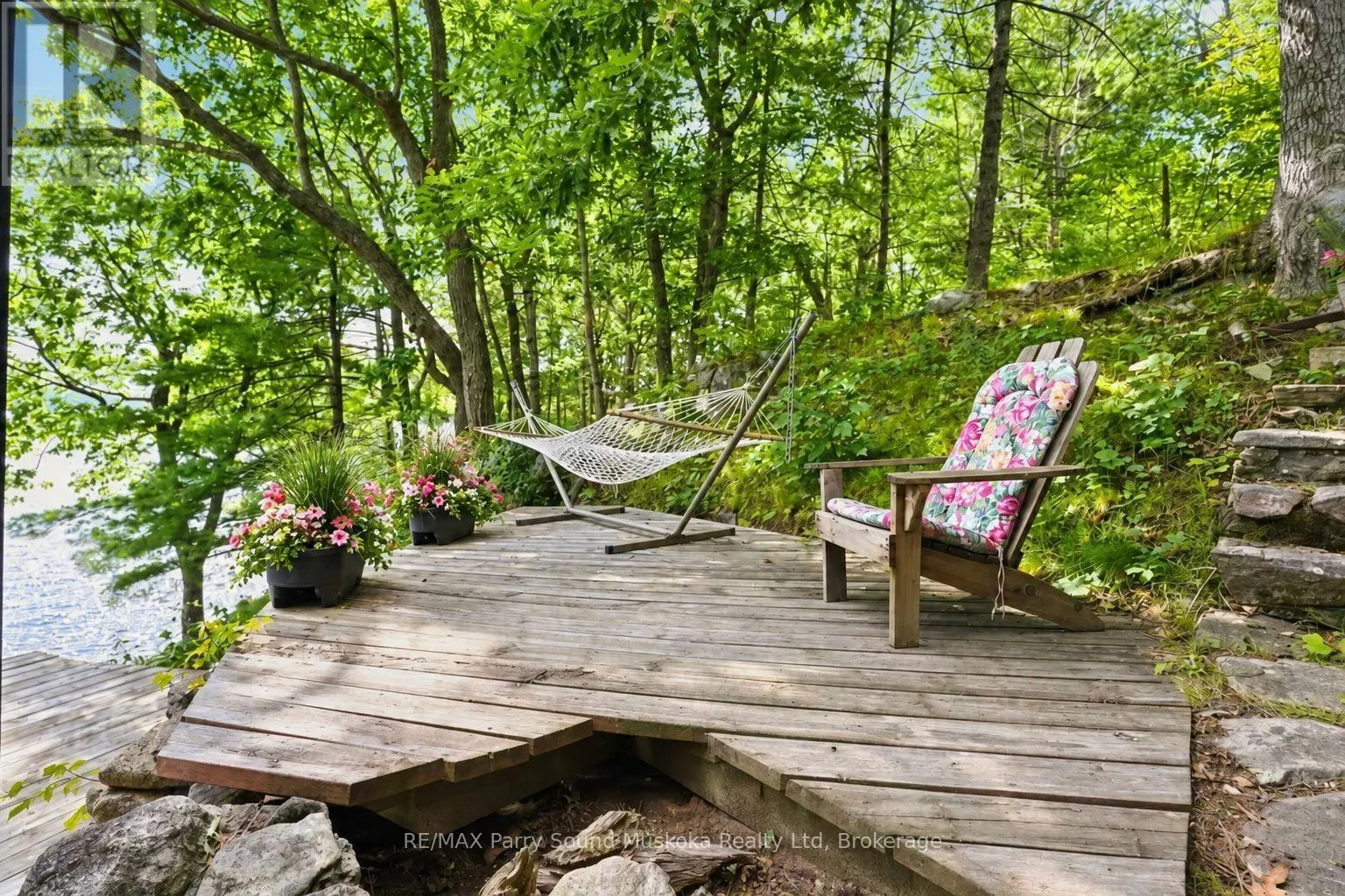 334 HEALEY LAKE