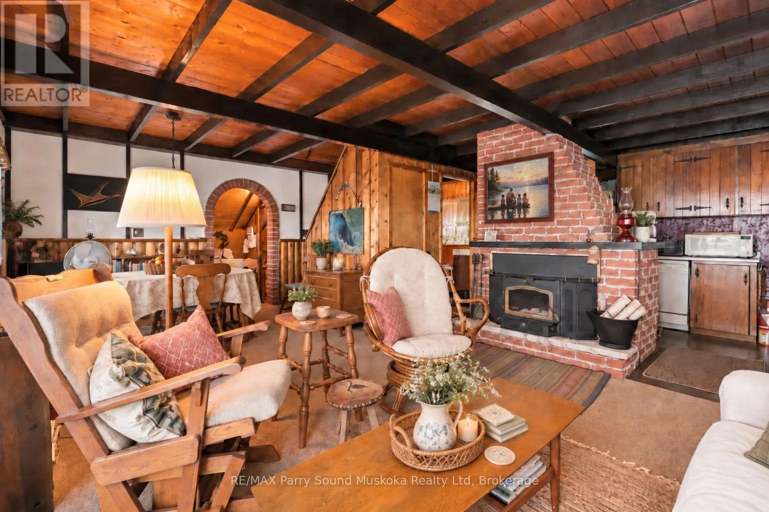 334 HEALEY LAKE