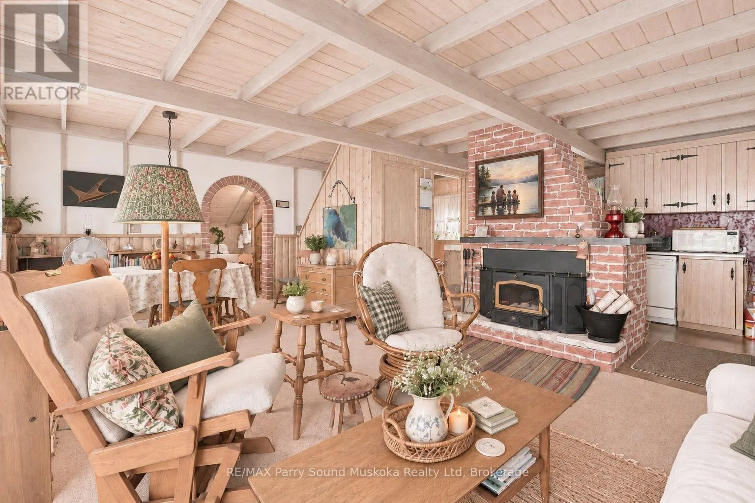 334 HEALEY LAKE