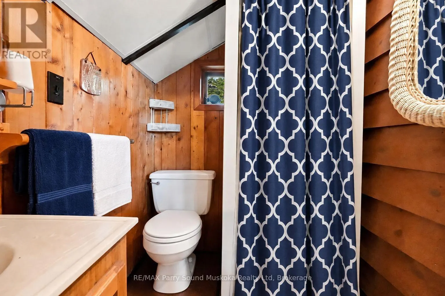 334 HEALEY LAKE
