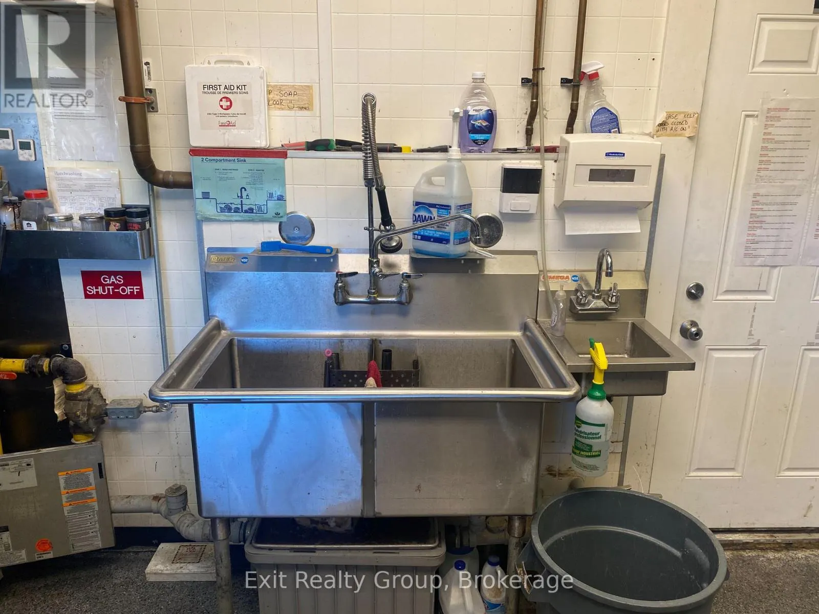 UNIT 4 - 391 DUNDAS STREET W #Unit 4