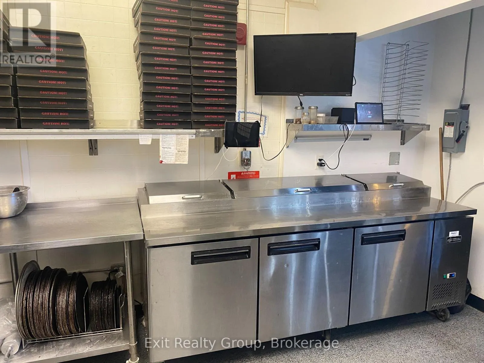 UNIT 4 - 391 DUNDAS STREET W #Unit 4