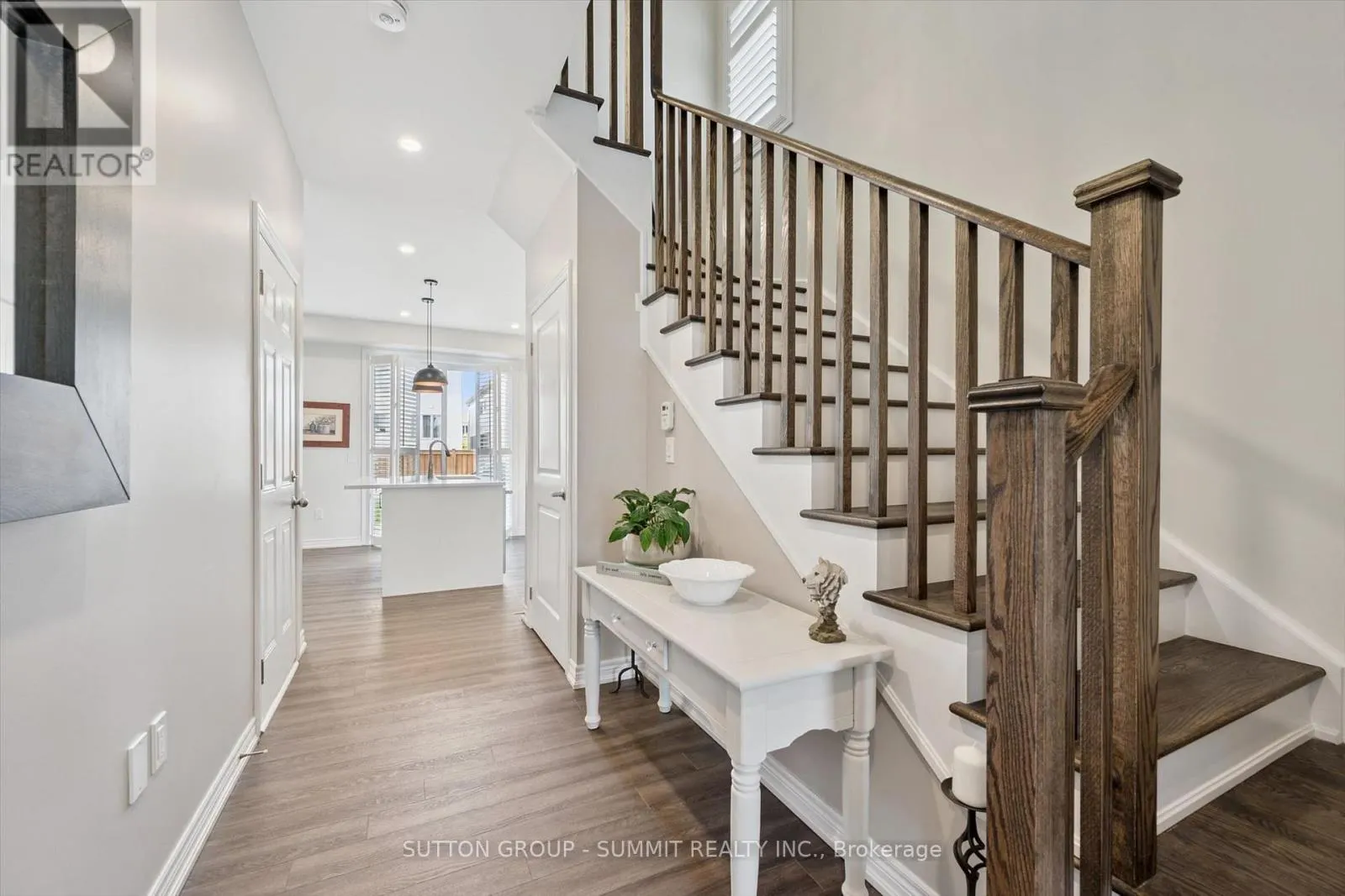 67 HARPIN WAY W