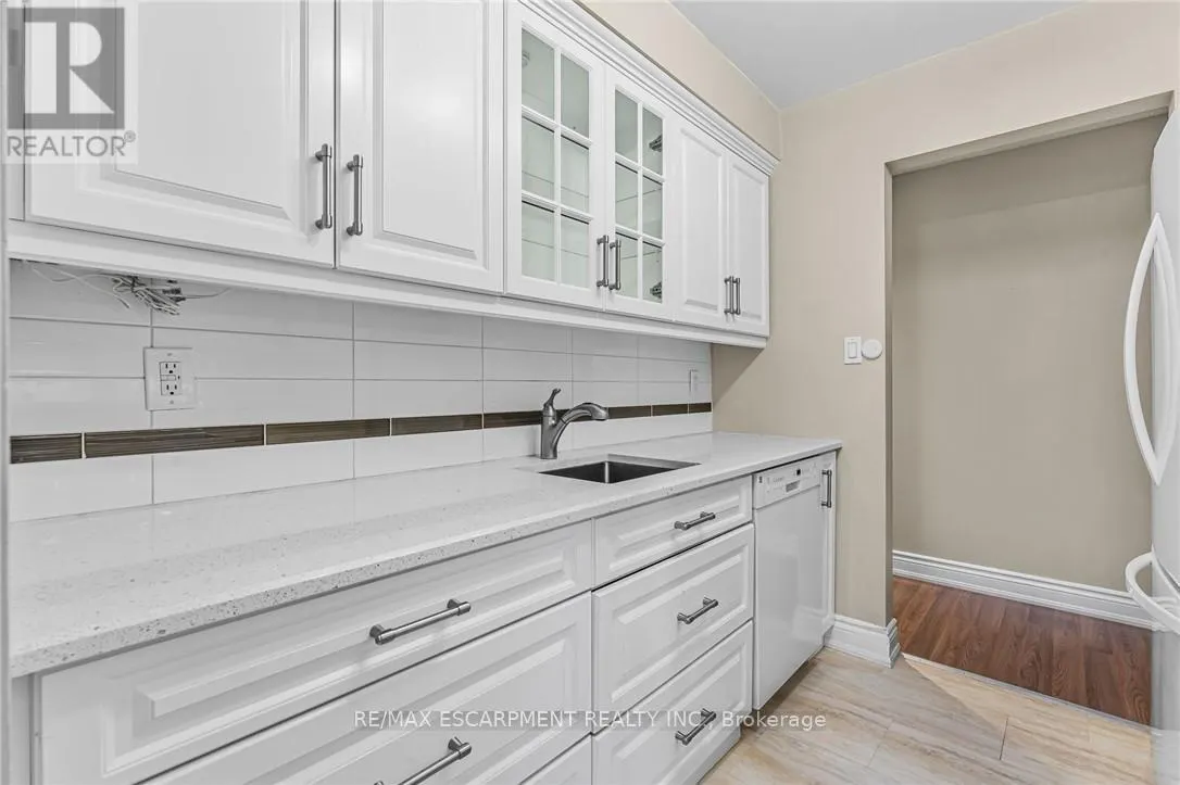 308 - 4209 HIXON STREET