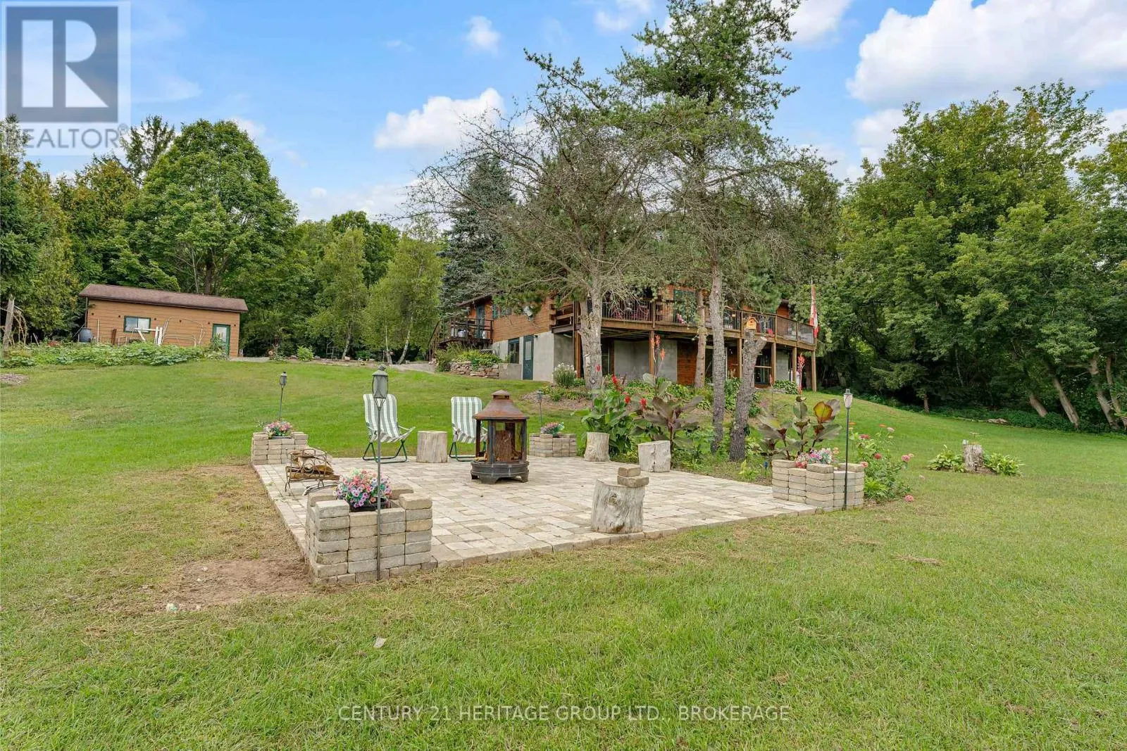 137 OLD RIVER ROAD W