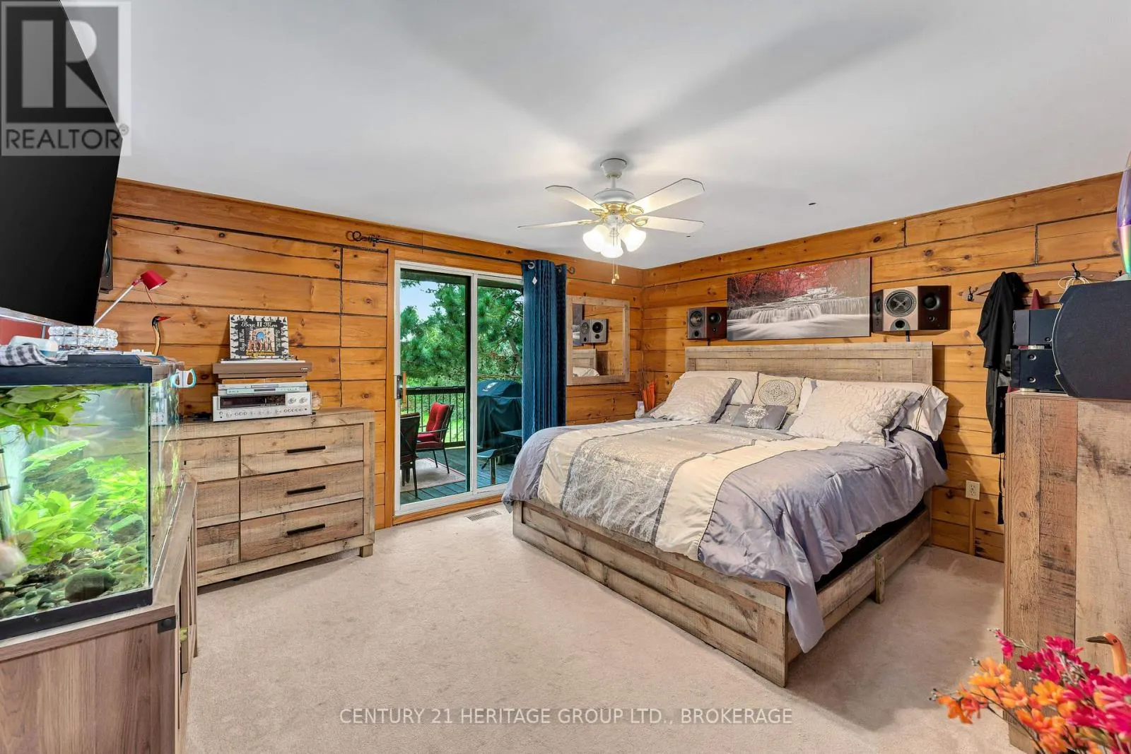 137 OLD RIVER ROAD W