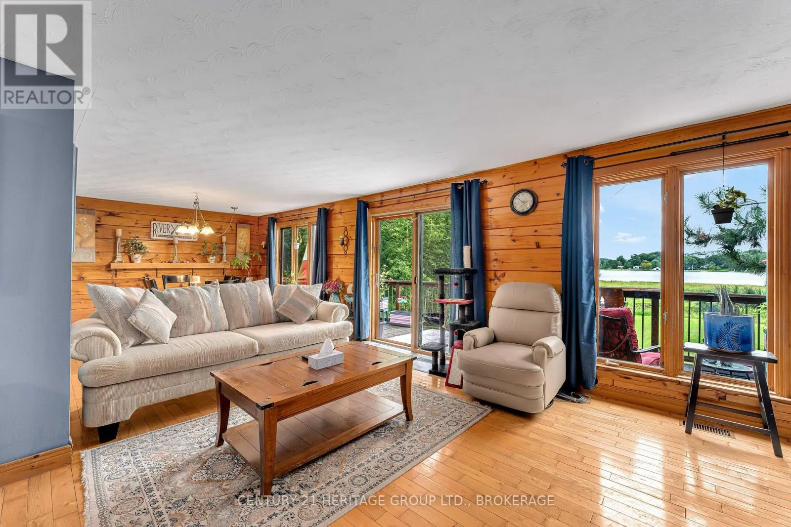 137 OLD RIVER ROAD W