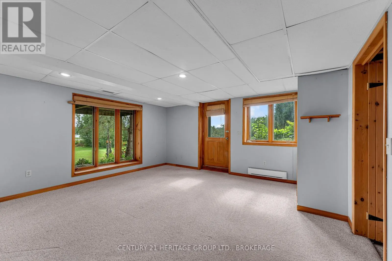137 OLD RIVER ROAD W