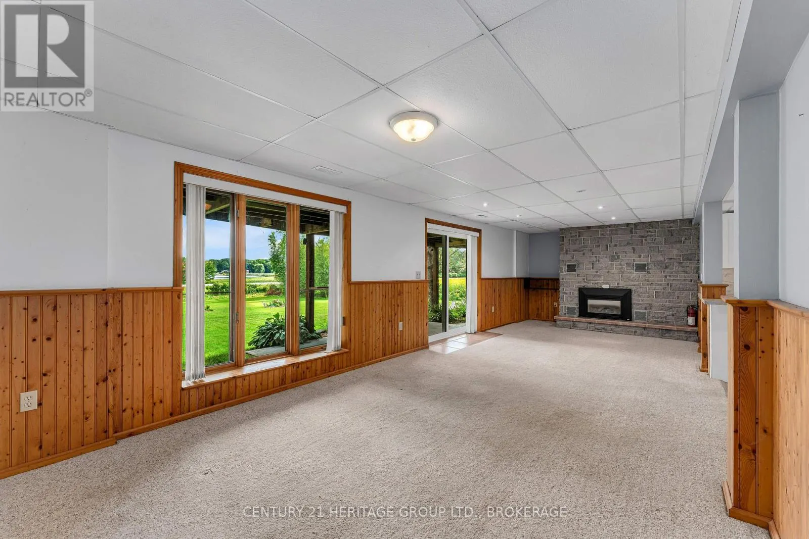 137 OLD RIVER ROAD W