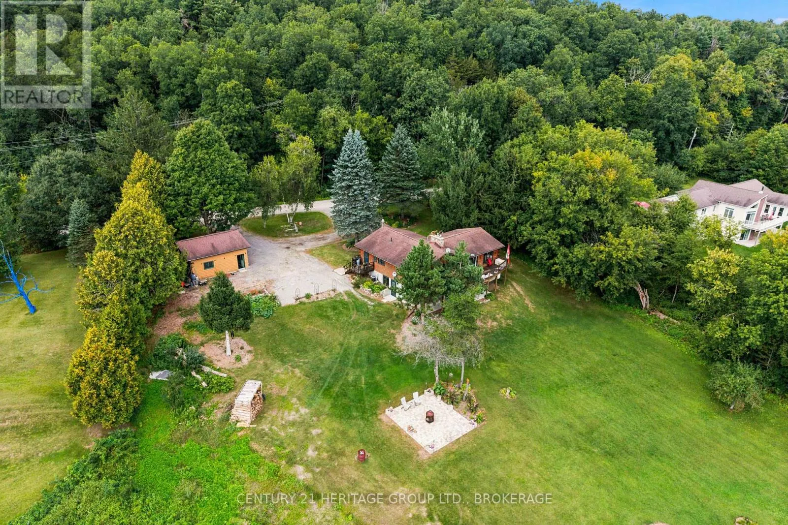 137 OLD RIVER ROAD W