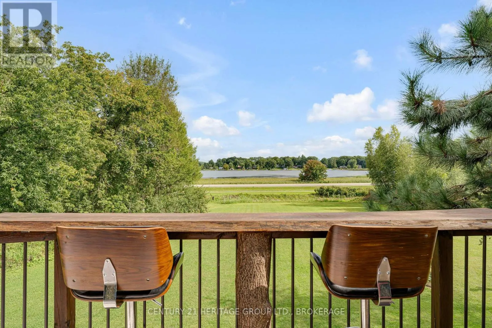 137 OLD RIVER ROAD W