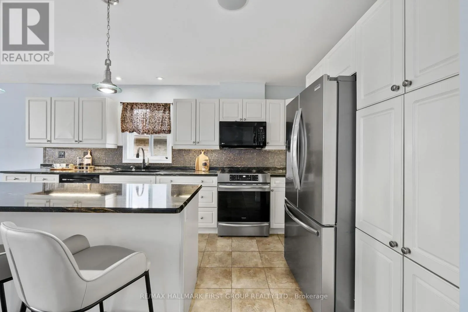 1226 ASHLAND DRIVE