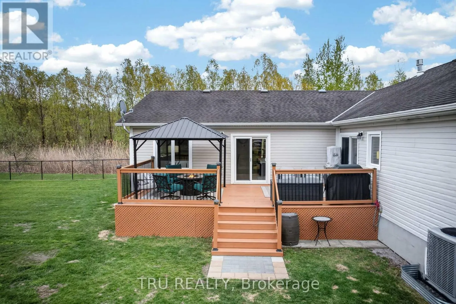 52 KIMBERLY AVENUE