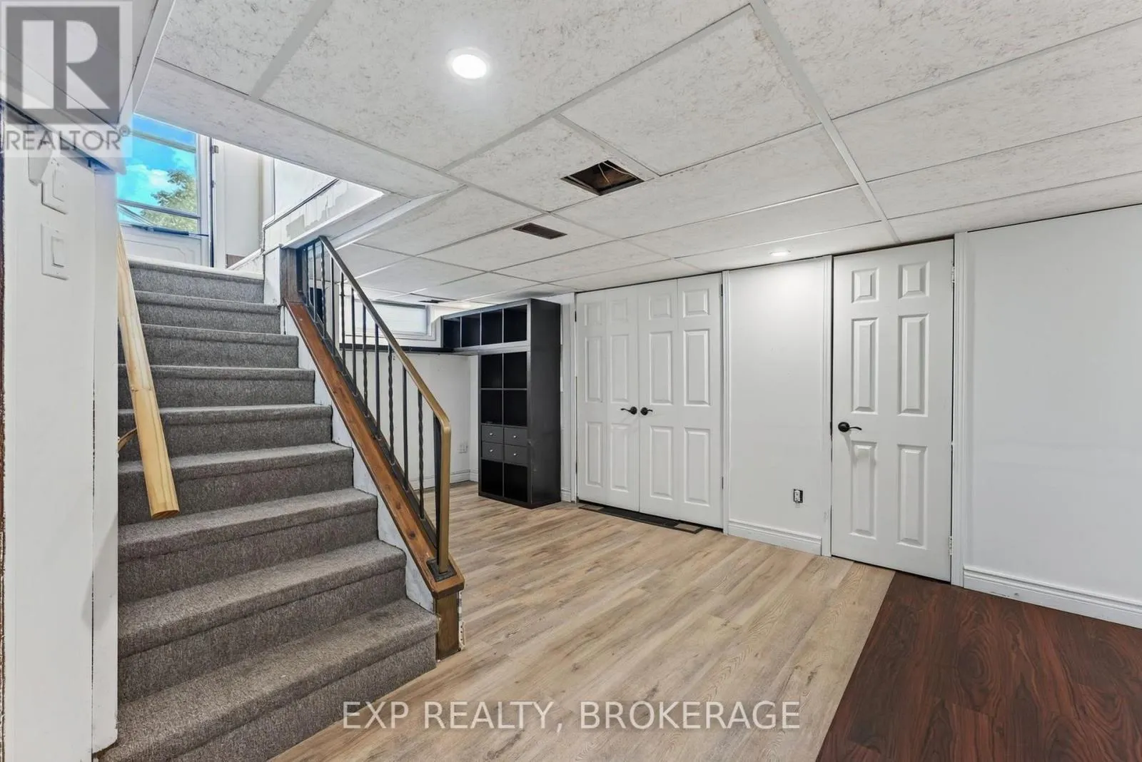 650 HILLSIDE DRIVE