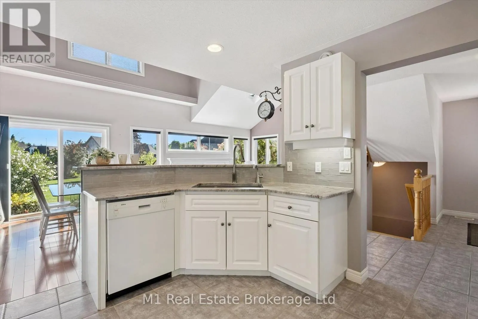 105 RIVERWALK PLACE