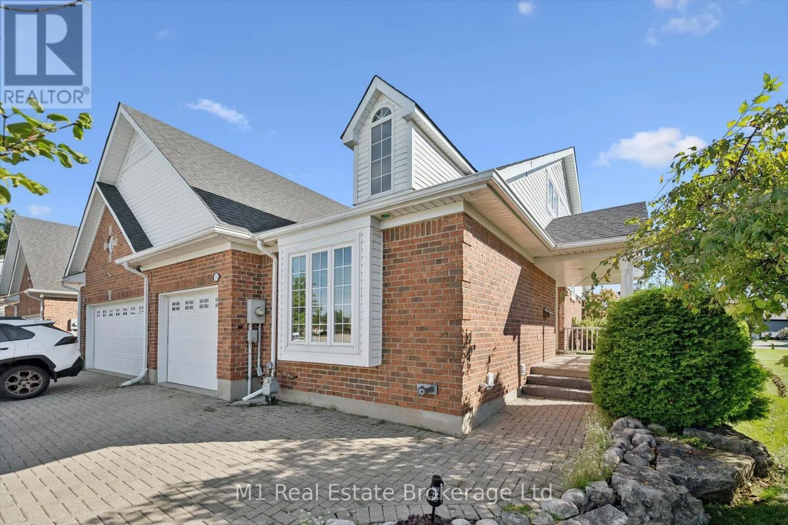 105 RIVERWALK PLACE