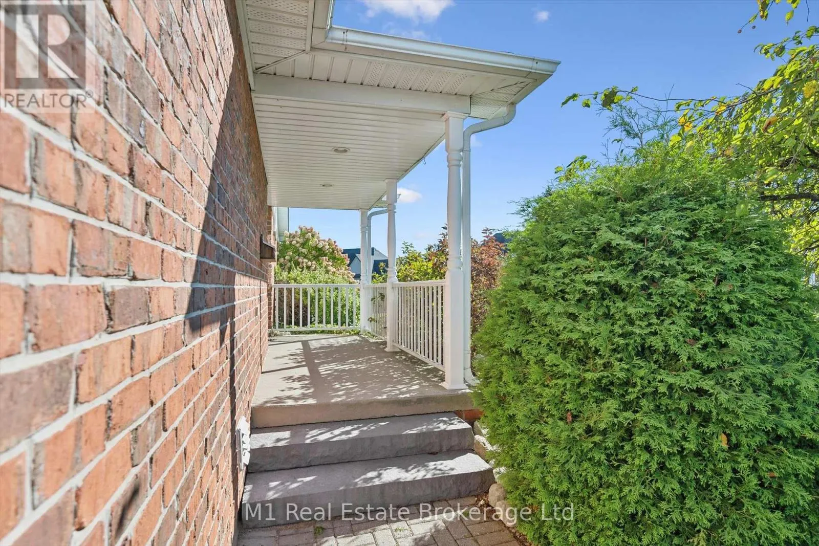 105 RIVERWALK PLACE
