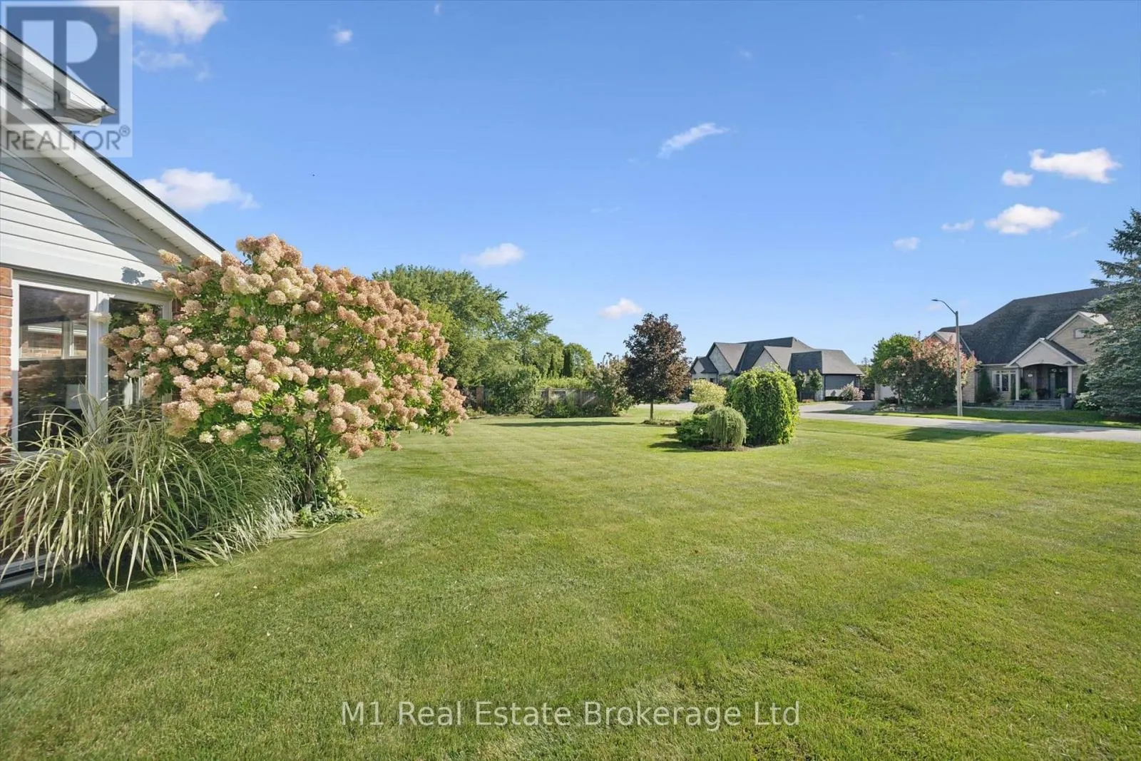 105 RIVERWALK PLACE