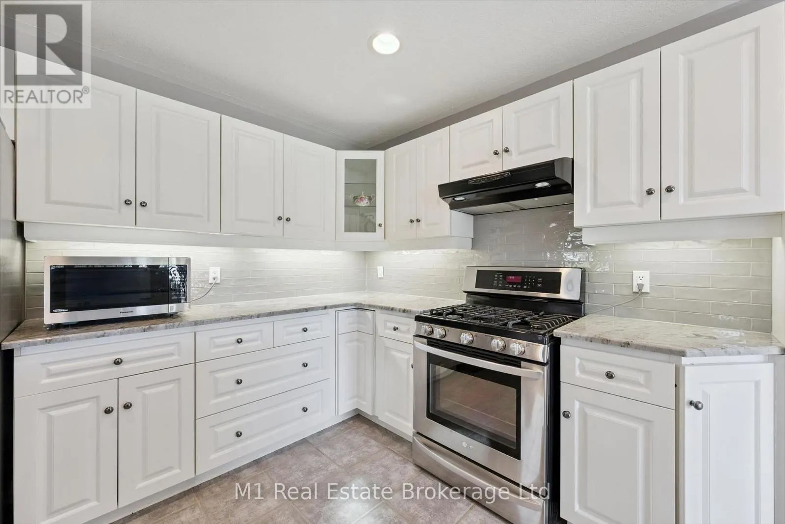 105 RIVERWALK PLACE