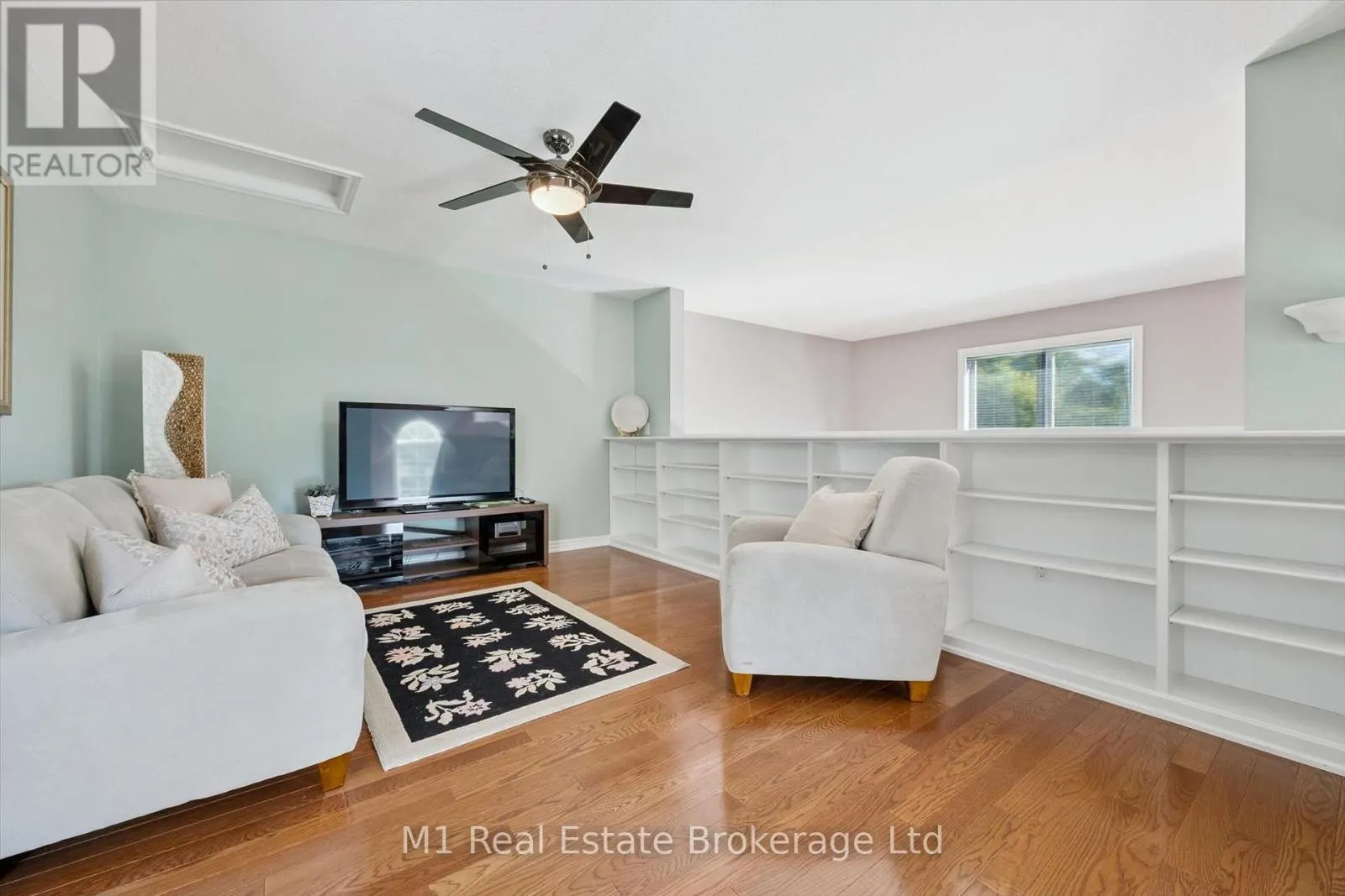 105 RIVERWALK PLACE
