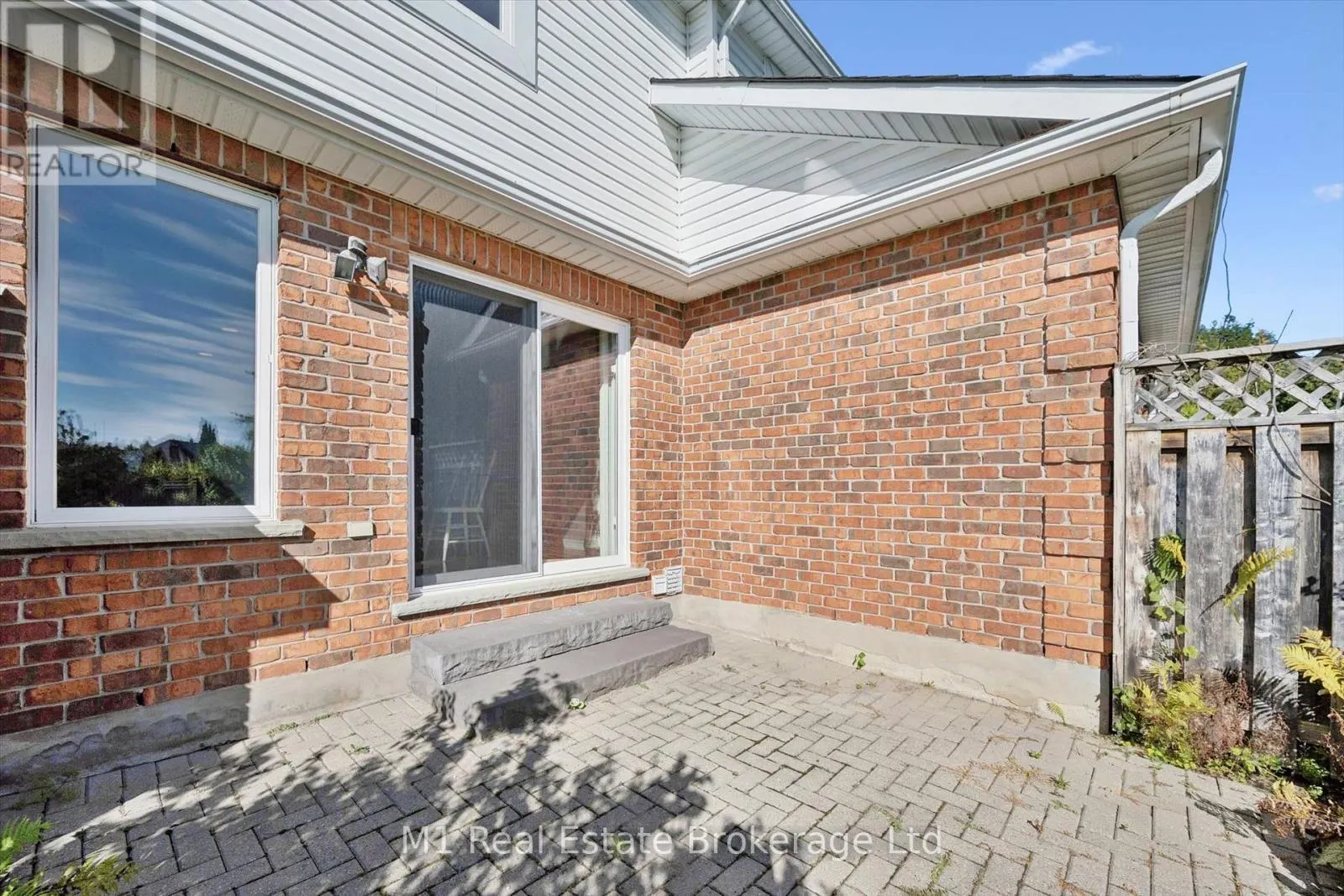 105 RIVERWALK PLACE