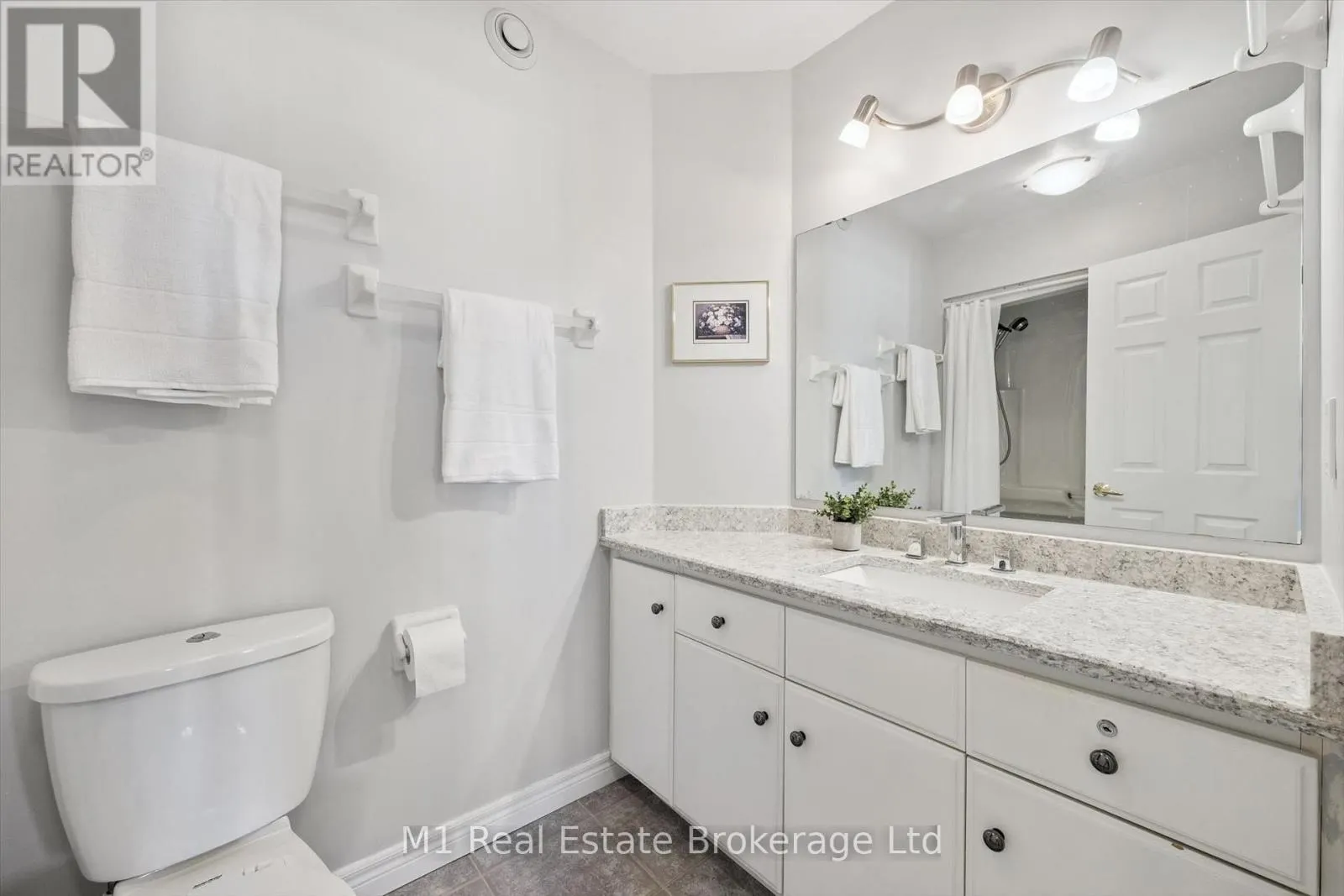 105 RIVERWALK PLACE