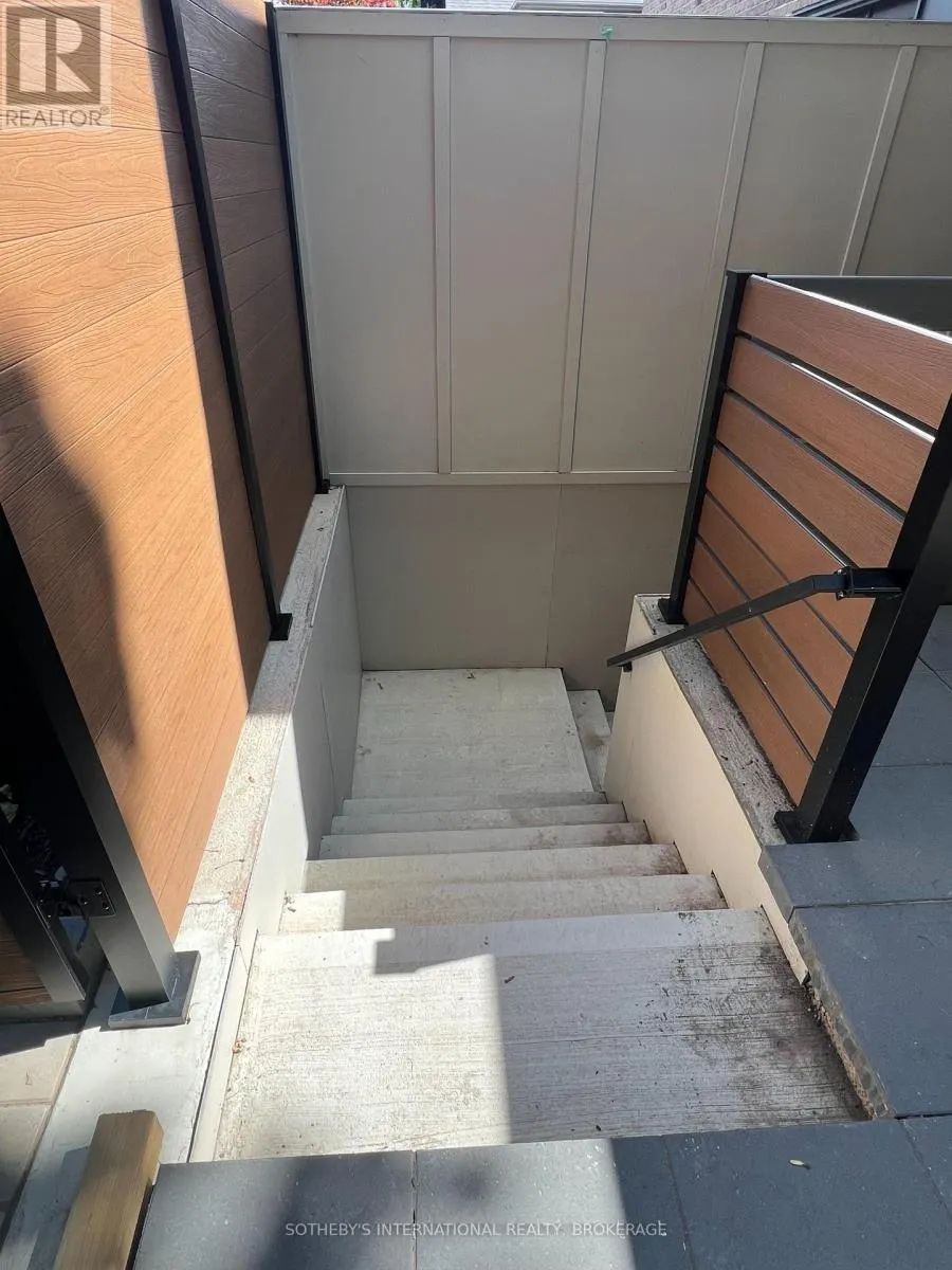 71 STELLA STREET