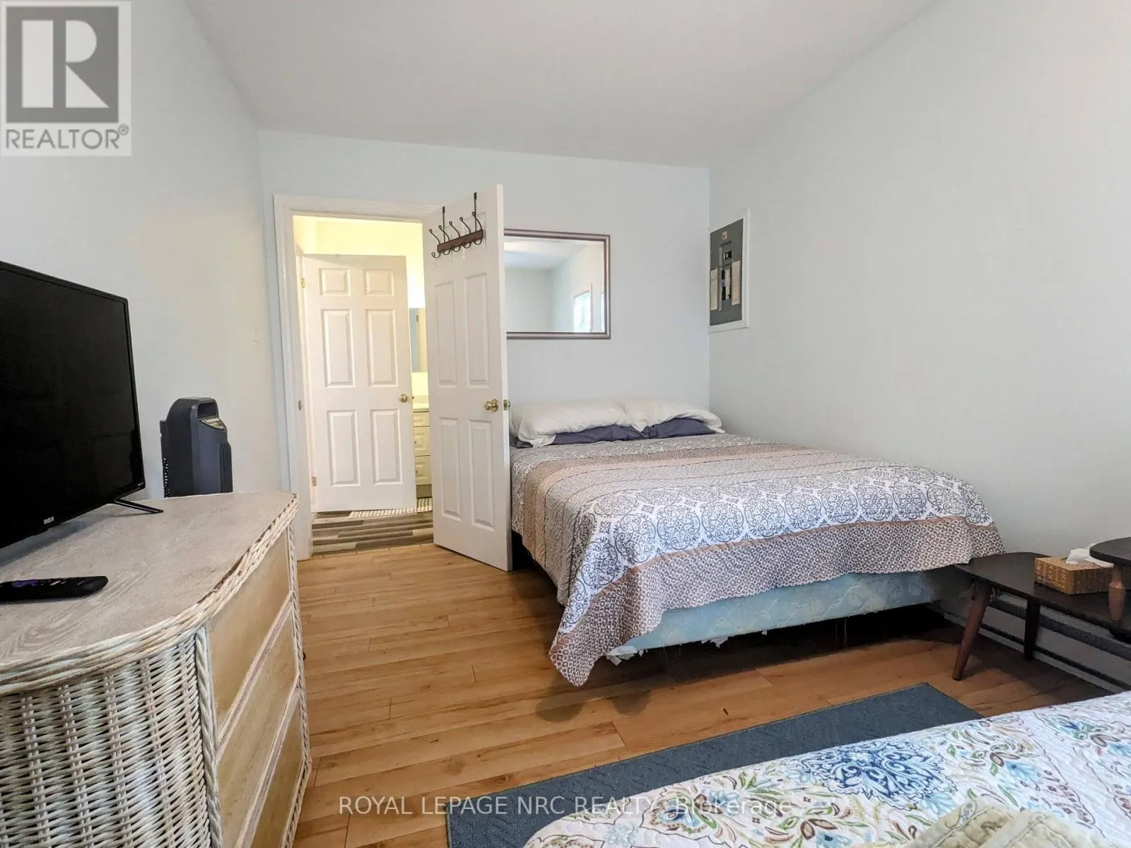 B - 370 BEECHWOOD AVENUE #B