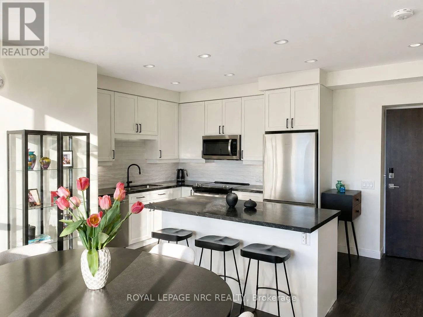 604 - 118 WEST STREET #604