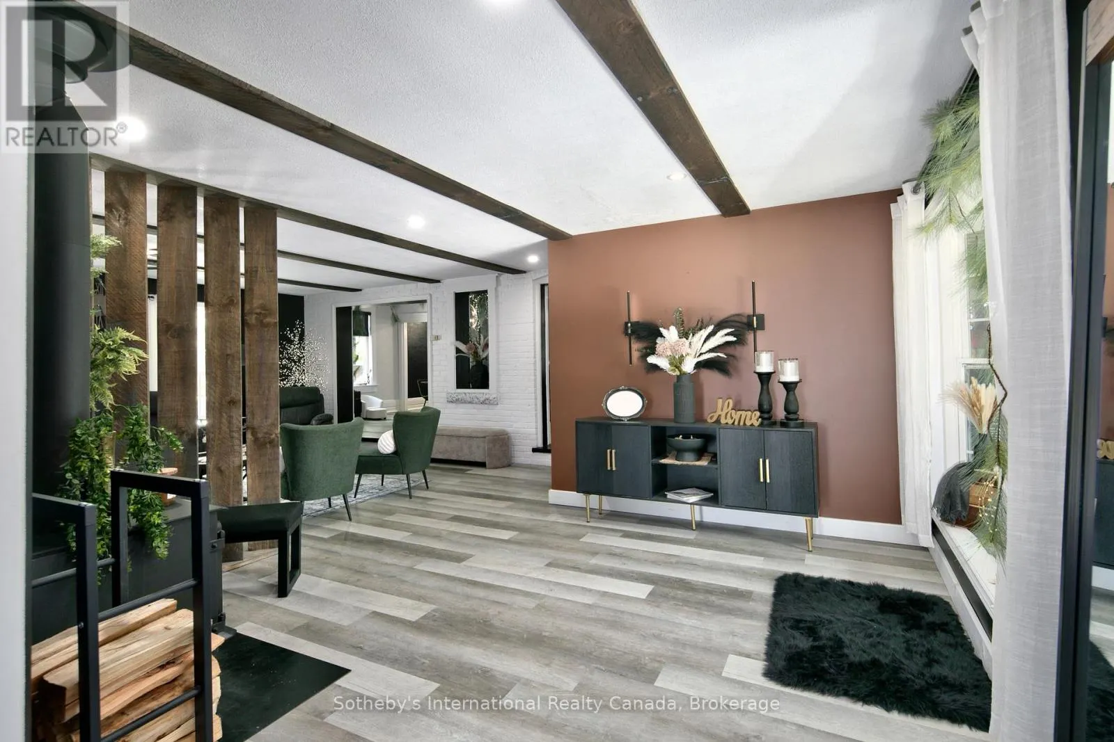 137840 GREY 12 ROAD