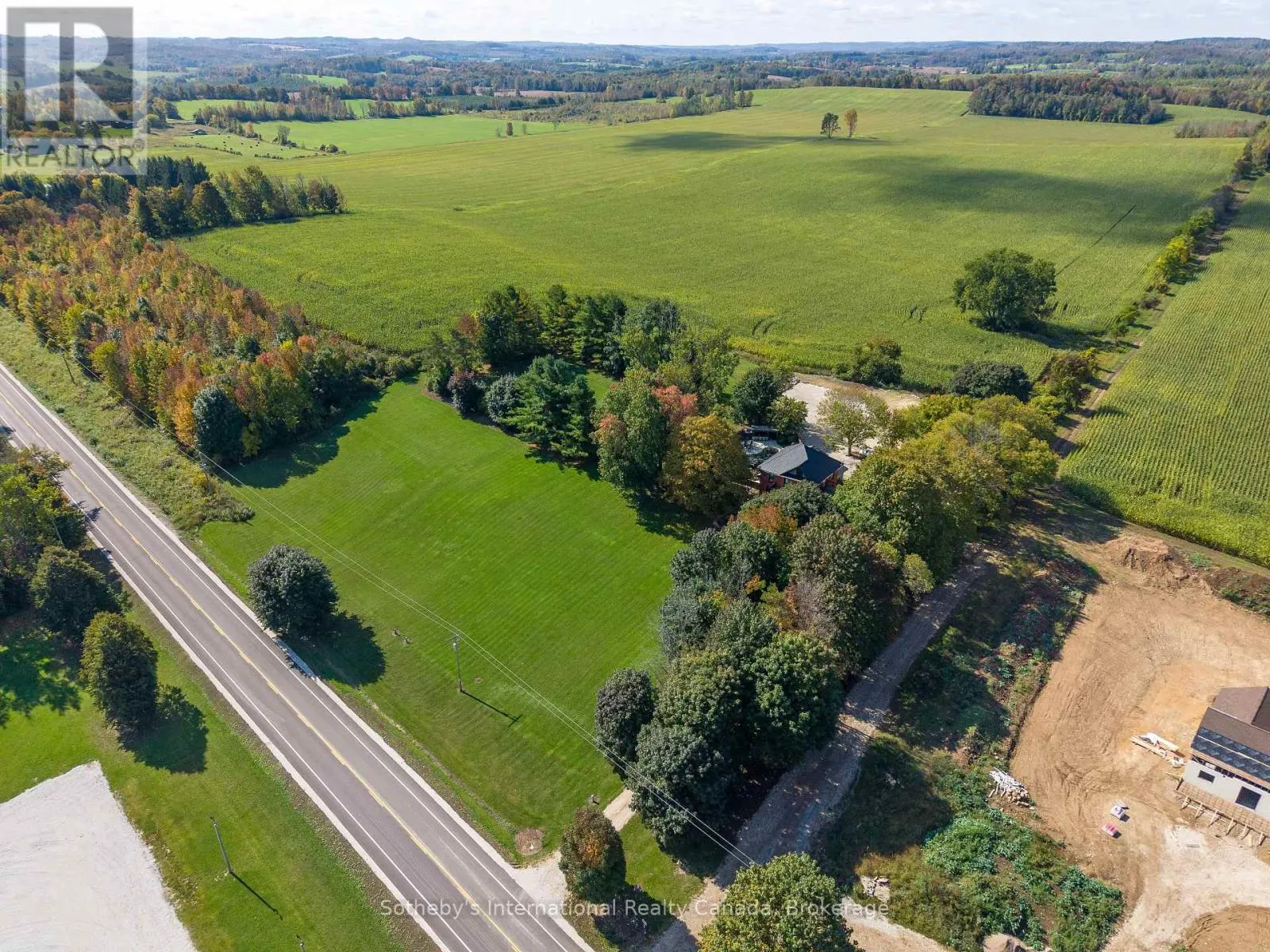 137840 GREY 12 ROAD