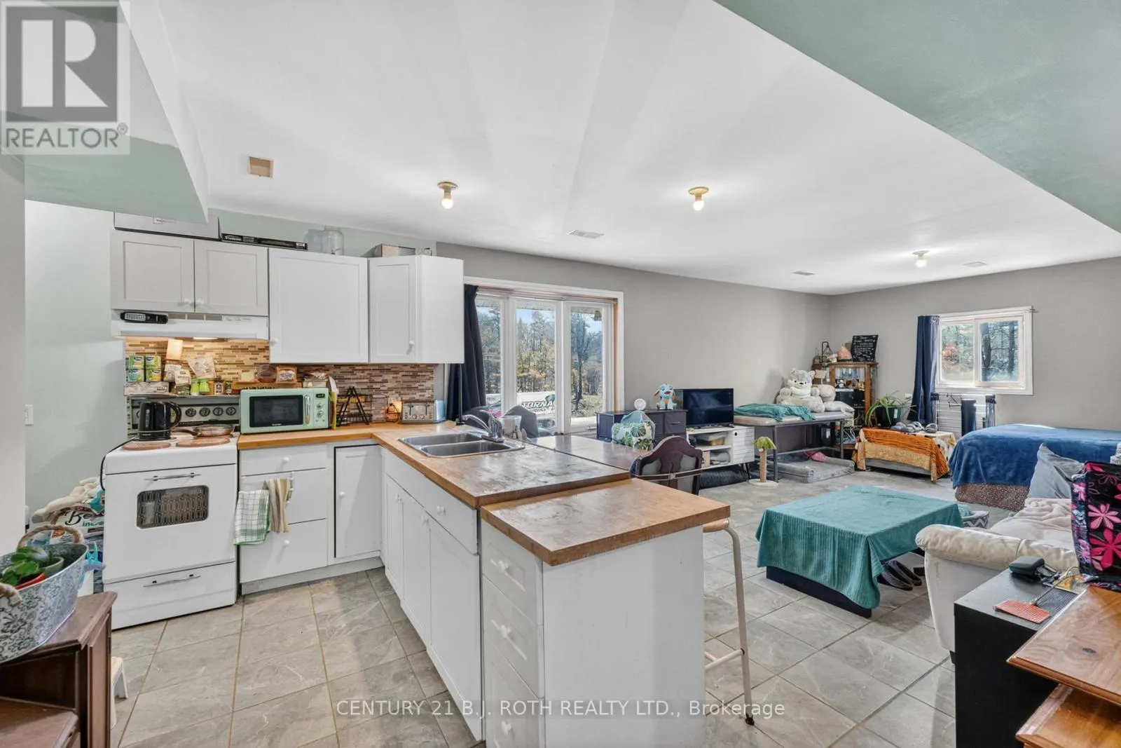 1411 11 HIGHWAY S