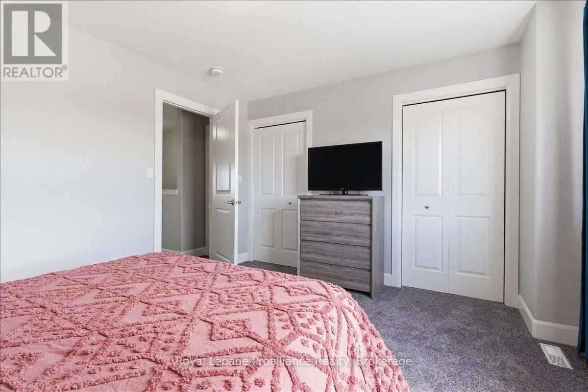 31 DEWAL PLACE
