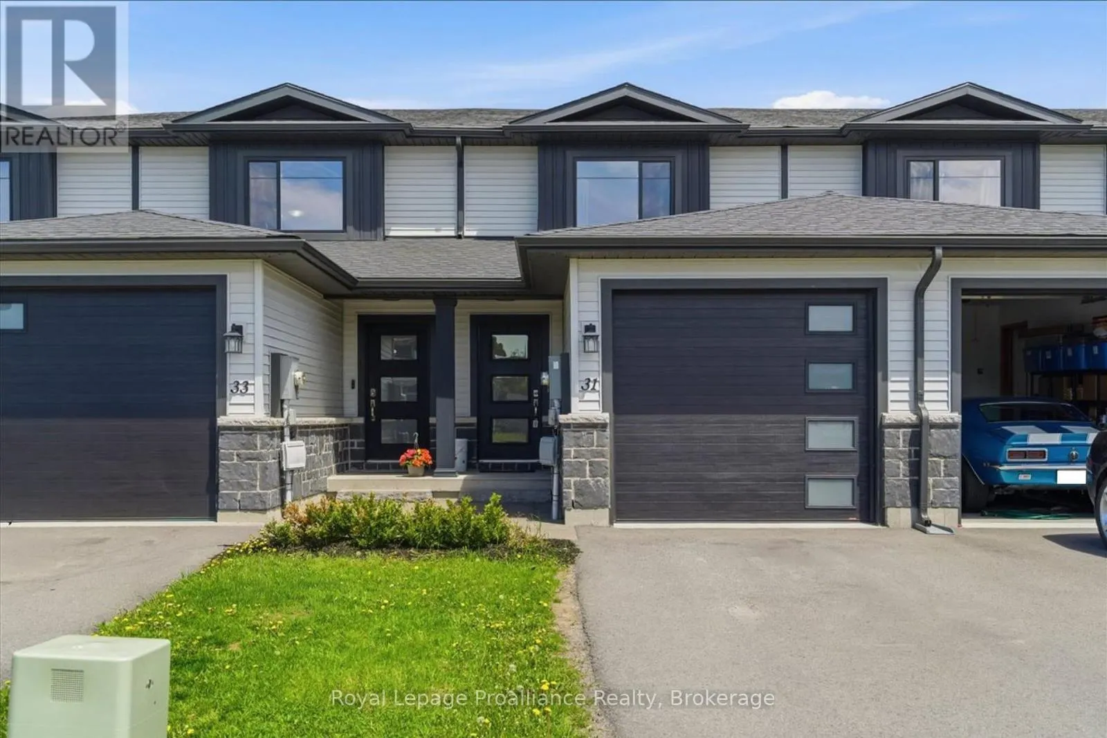 31 DEWAL PLACE
