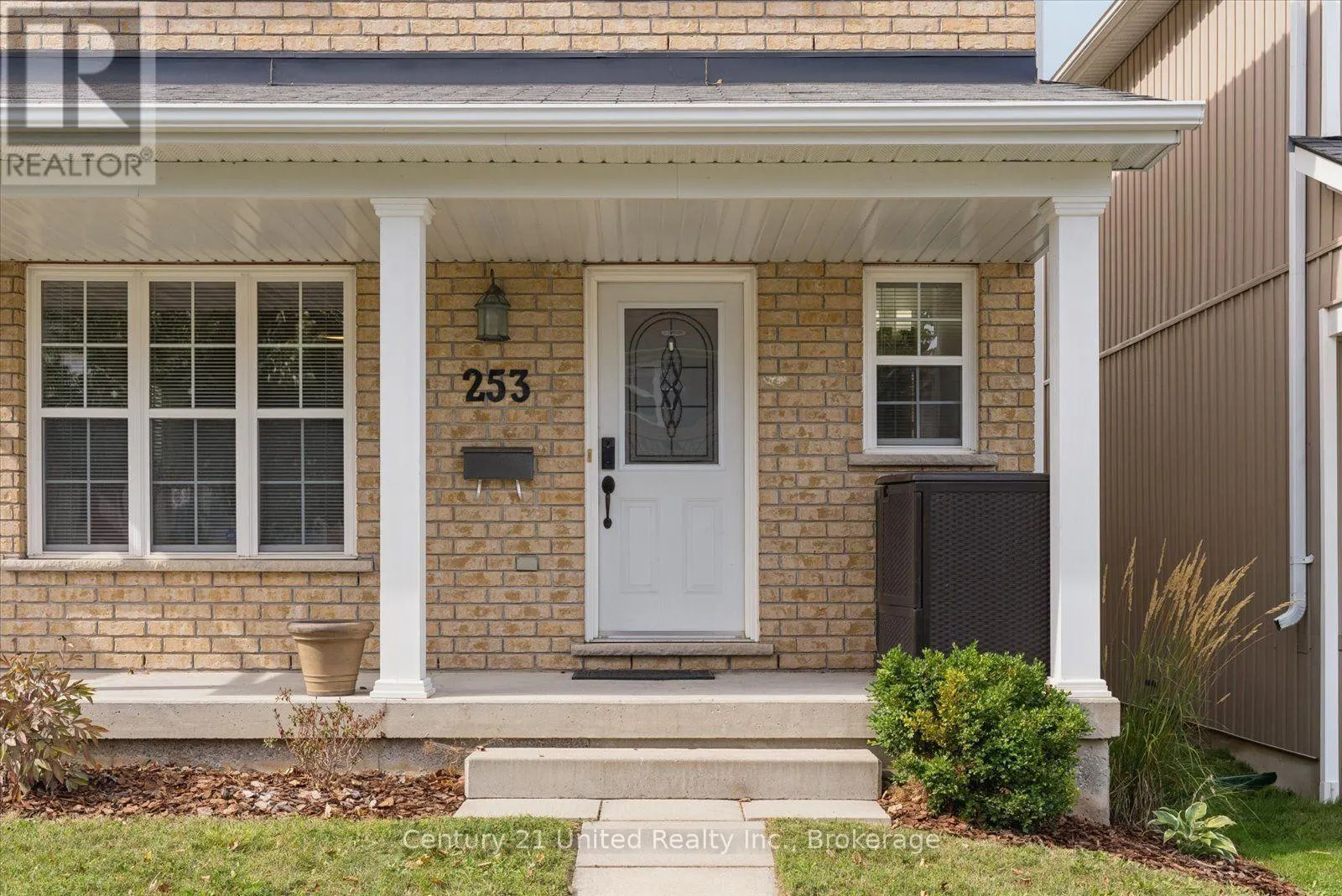 253 BOWEN DRIVE