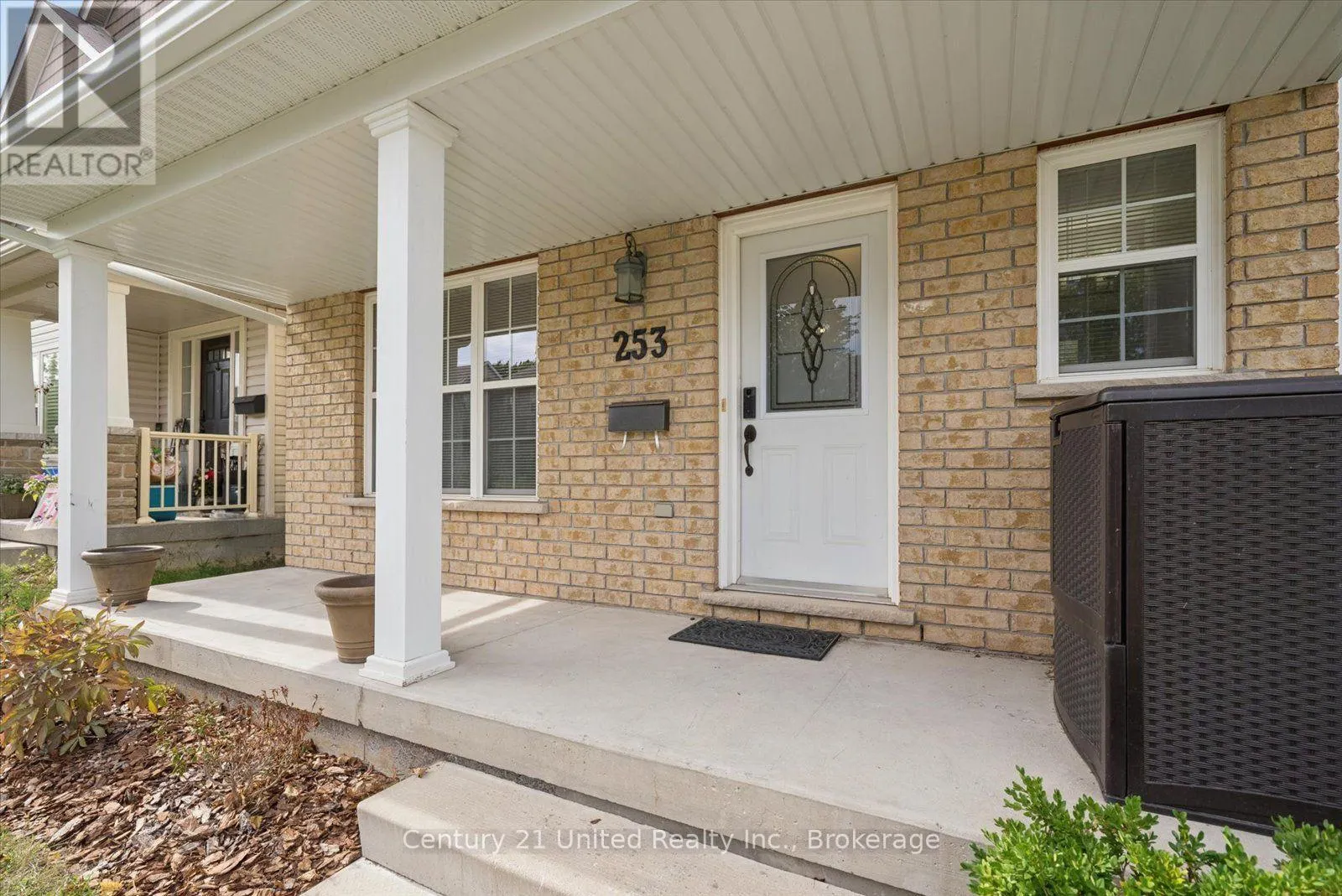 253 BOWEN DRIVE