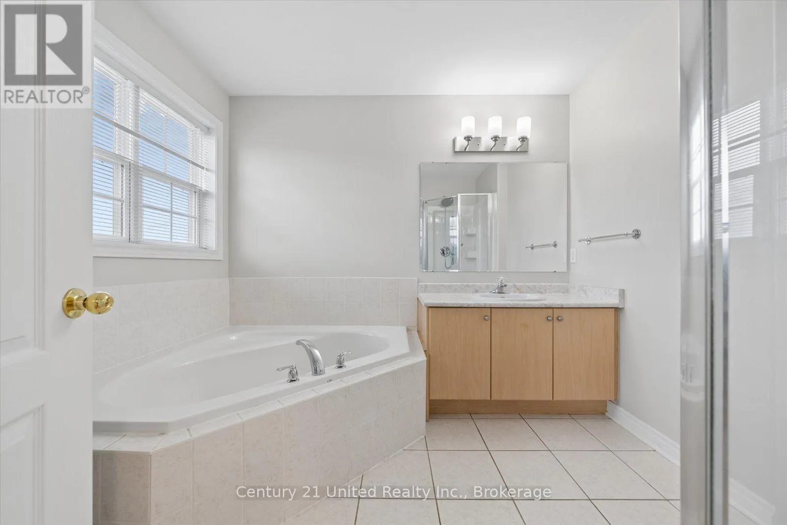 253 BOWEN DRIVE