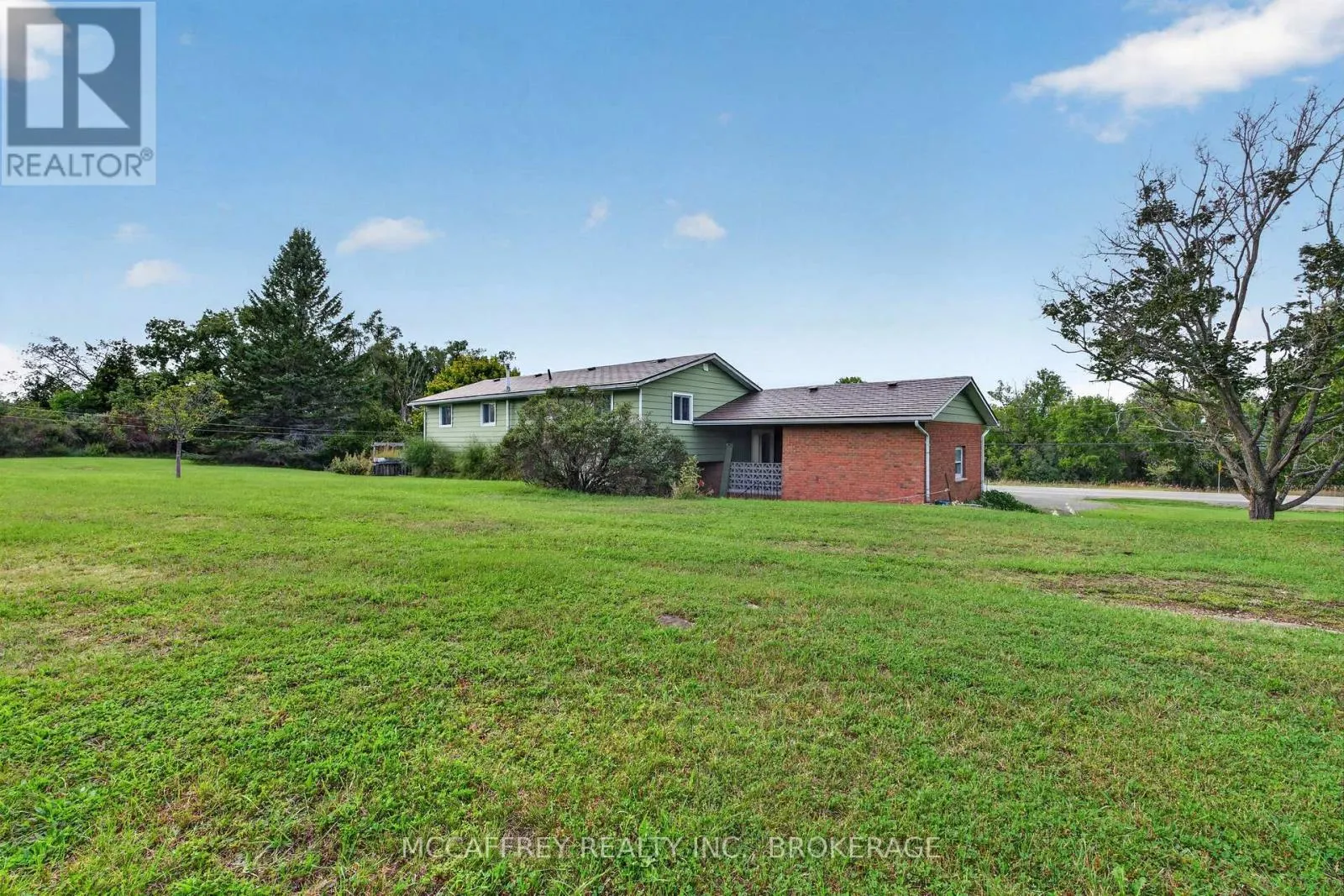 2572 COUNTY RD 1 E
