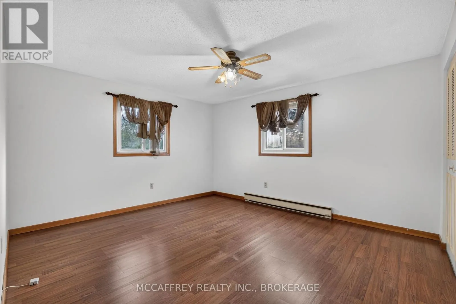 2572 COUNTY RD 1 E