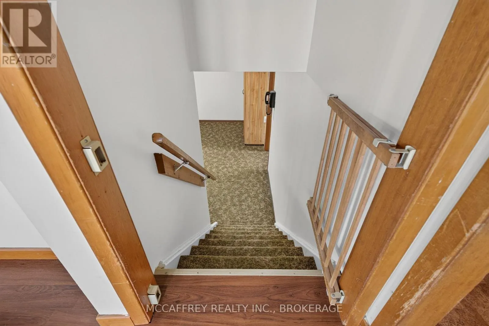 2572 COUNTY RD 1 E