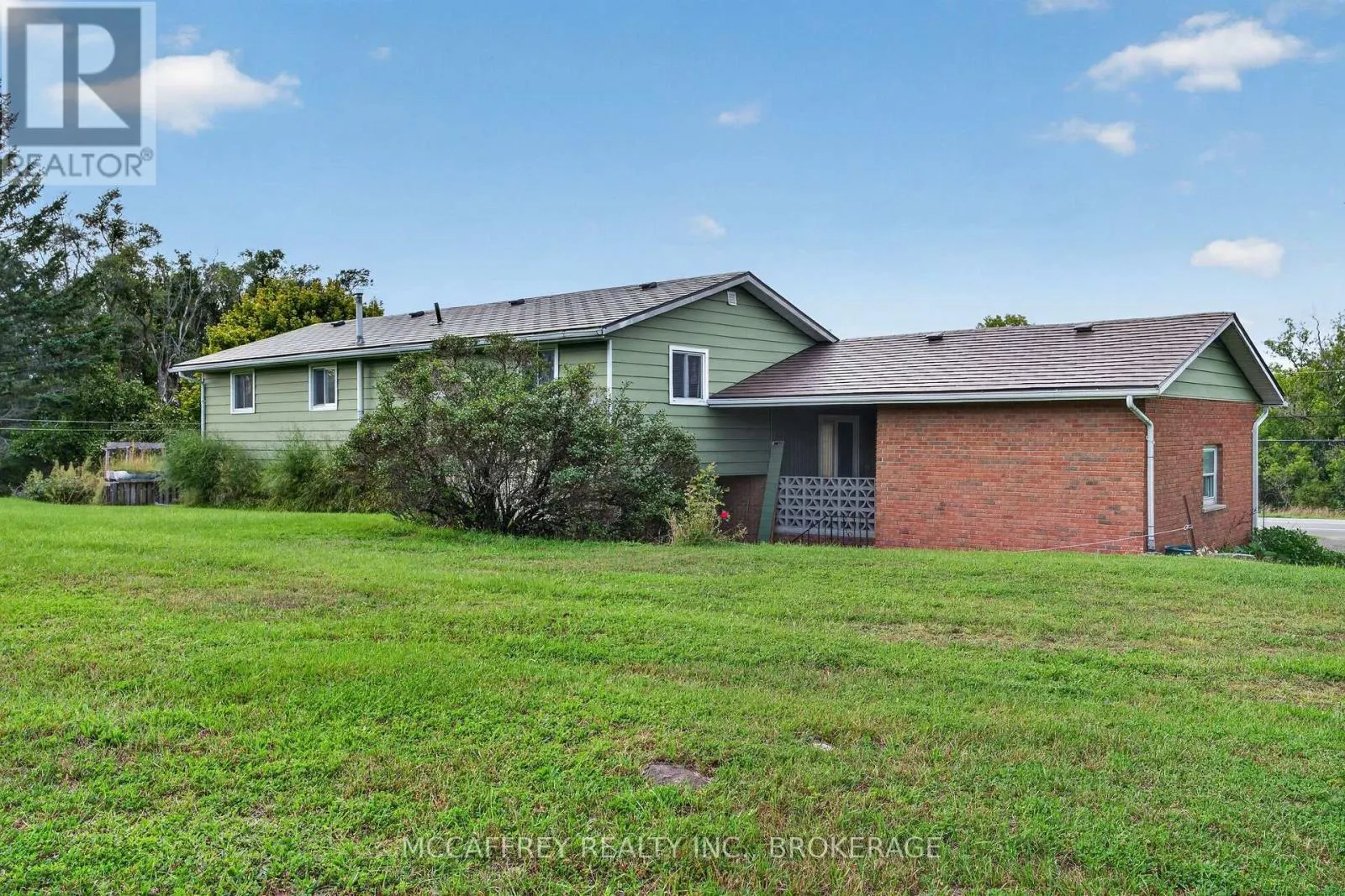 2572 COUNTY RD 1 E