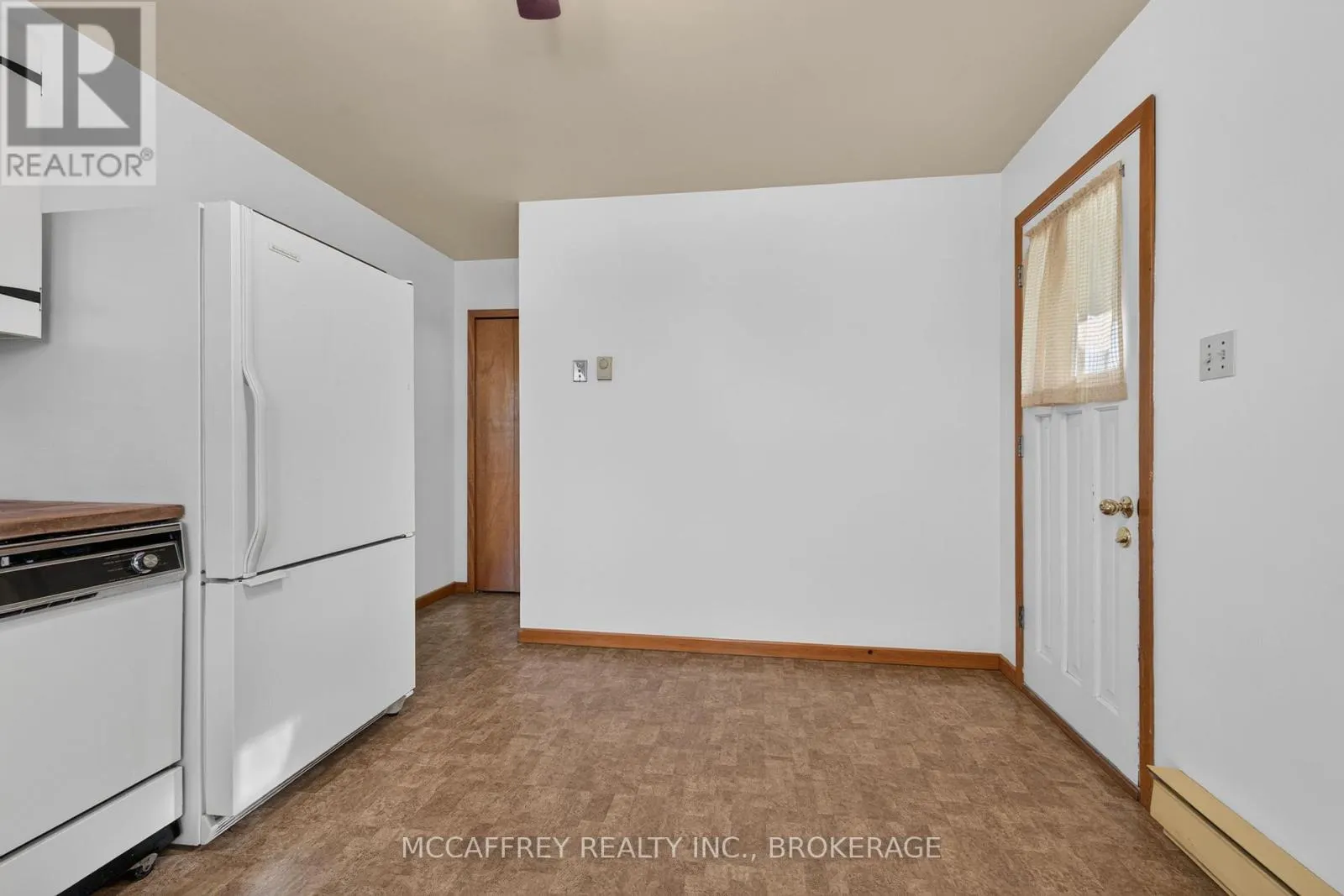 2572 COUNTY RD 1 E