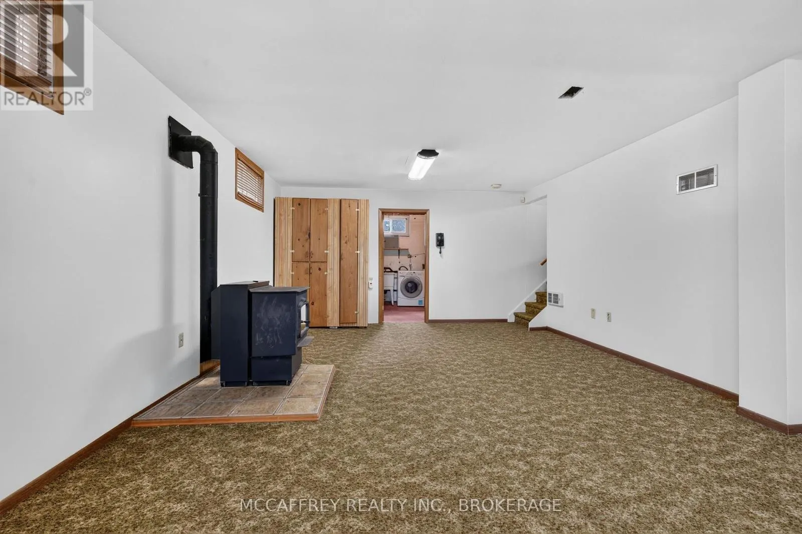 2572 COUNTY RD 1 E