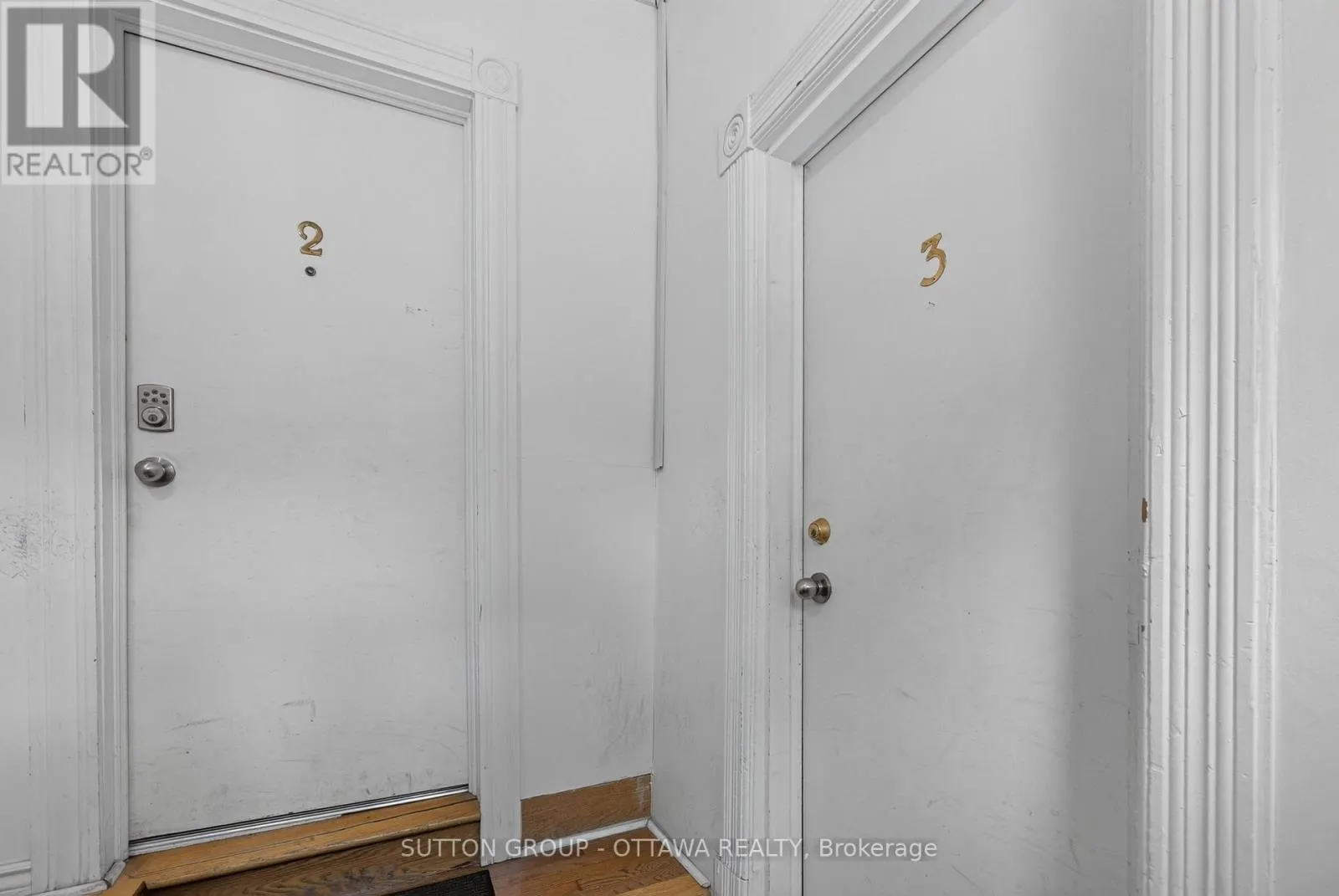 438 LEWIS STREET