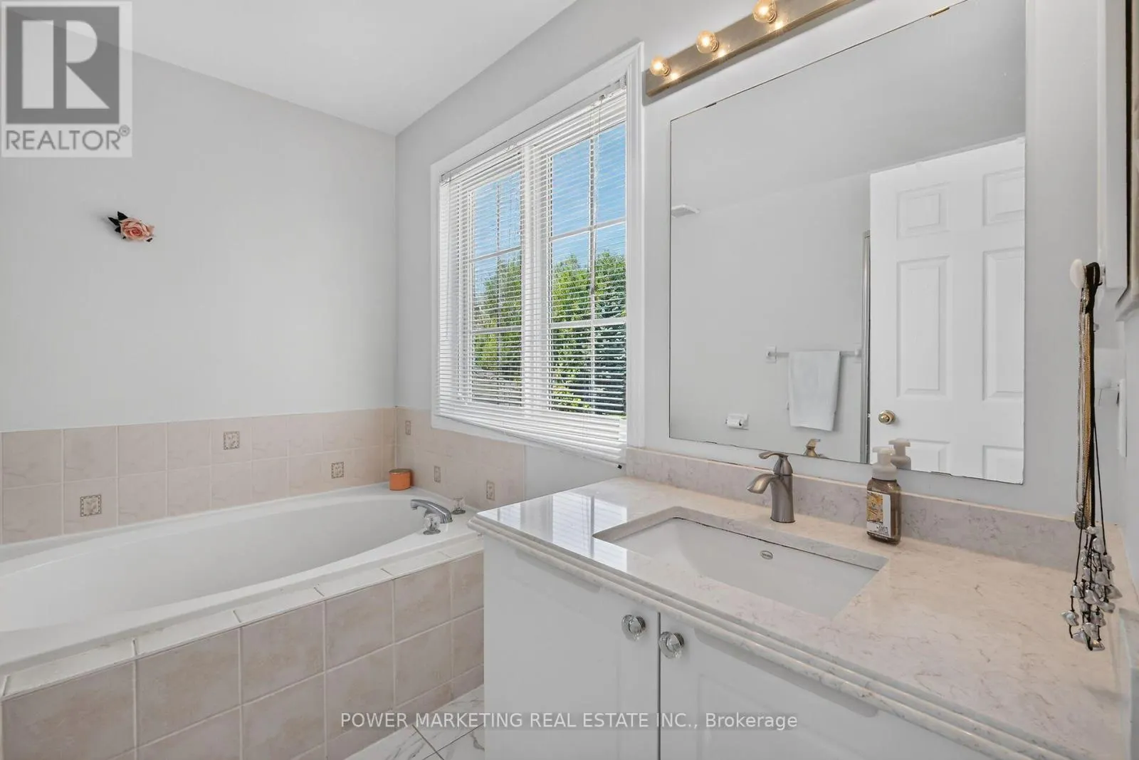 6886 EDGAR BRAULT STREET