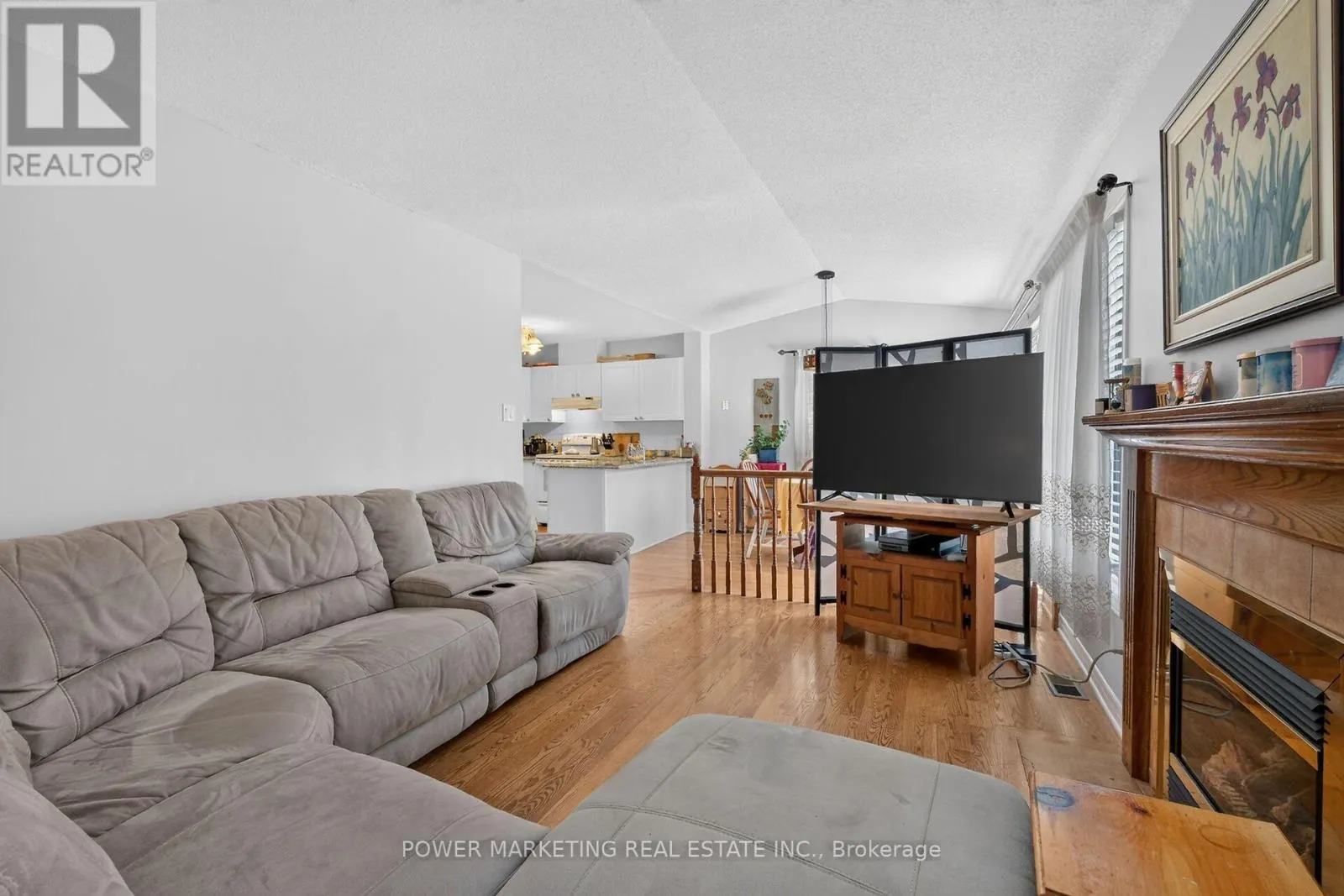 6886 EDGAR BRAULT STREET