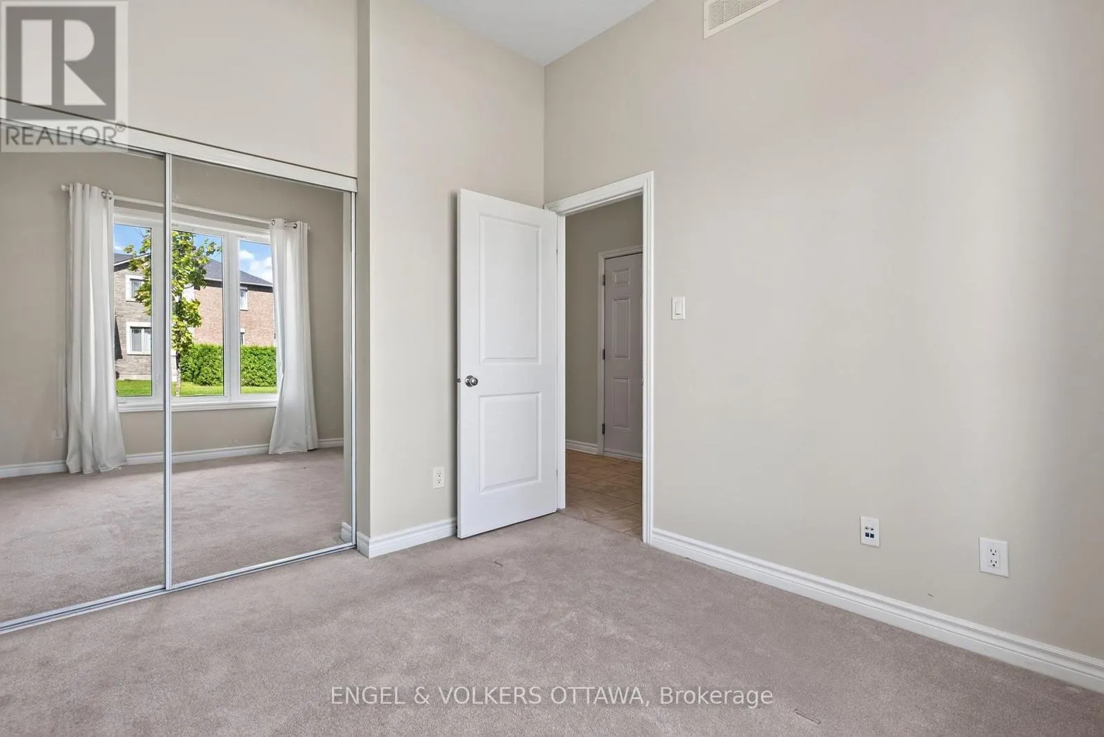920 LUCERNE DRIVE