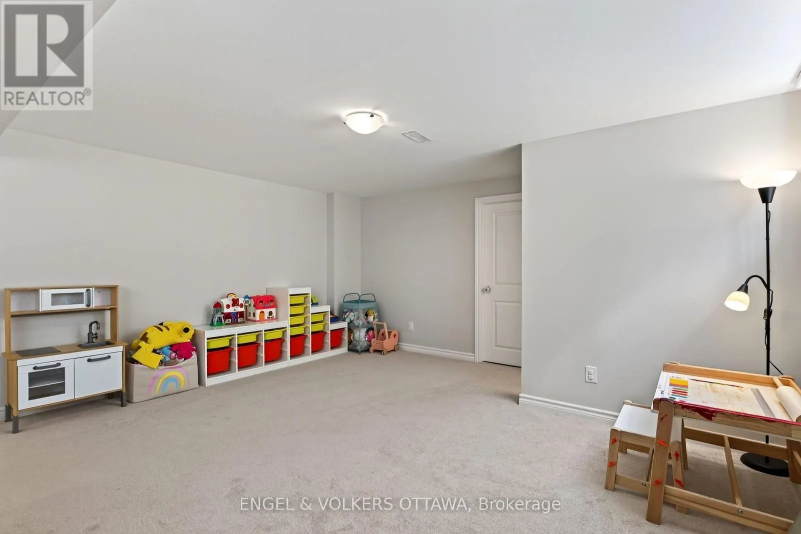 920 LUCERNE DRIVE