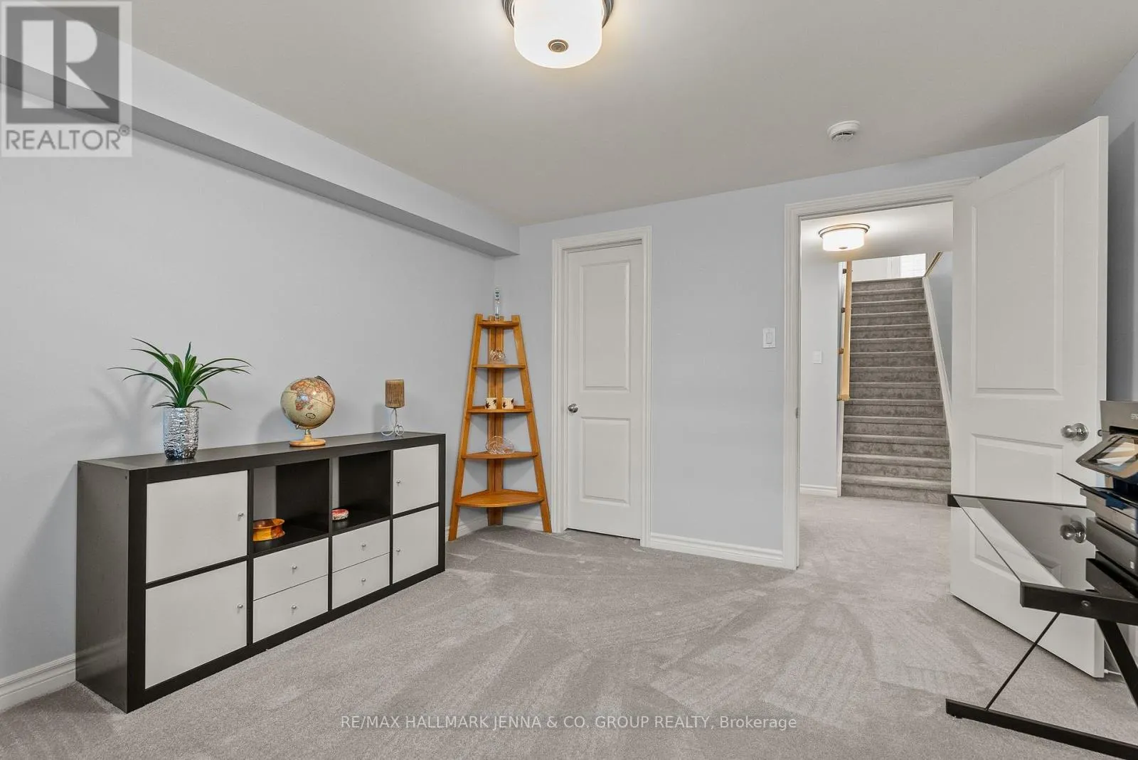 56 KAYENTA STREET