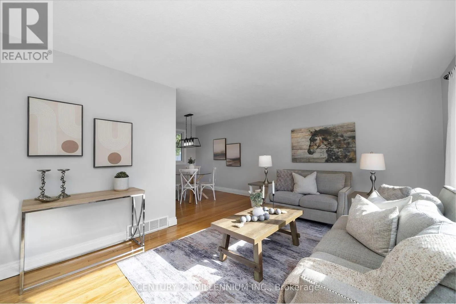 27 DUNDAS STREET W